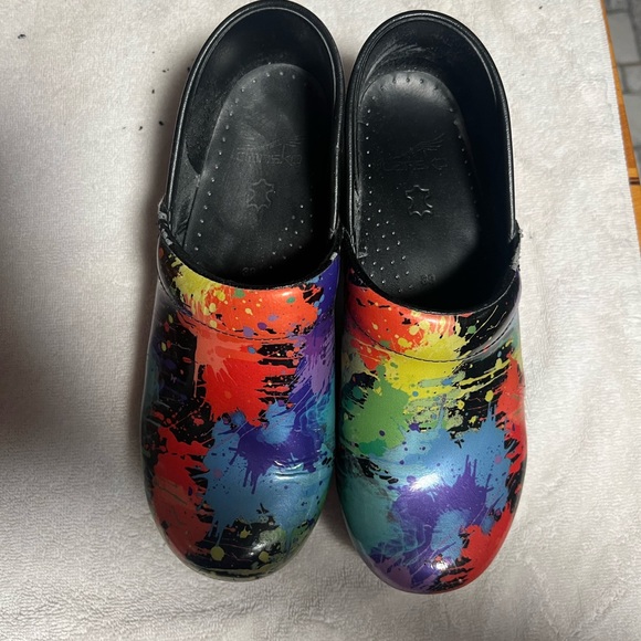 Rainbow “splatter” Dansko clogs, size 38 (7.5), light scuffs on edges - Picture 7 of 7